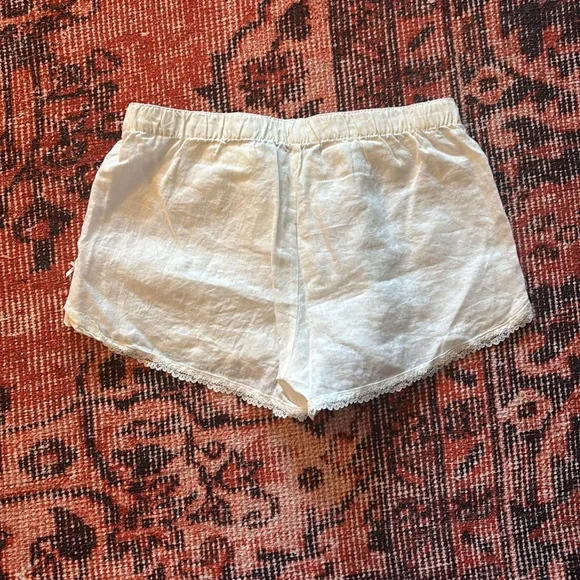 NWT Brandy Melville Kiera Linen Lace Shorts - Picture 7 of 7